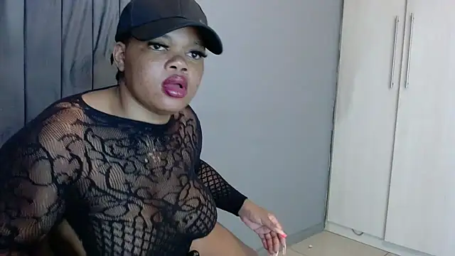 ChubbyBuddyxXx's cam snapshot