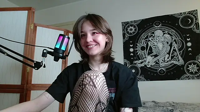 Mysterious_Toy's cam snapshot