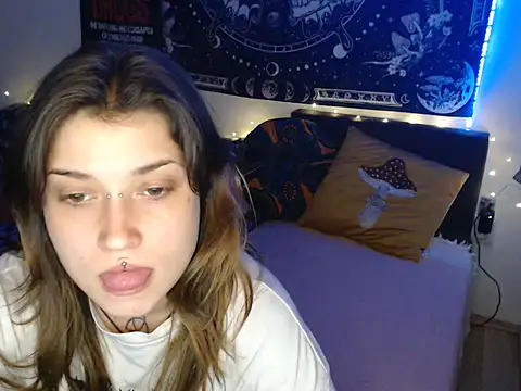 AlienforTwenty's cam snapshot