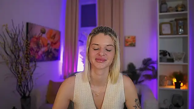 _Kitty_Cute_'s cam snapshot