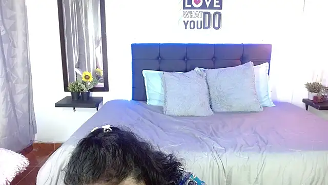 Keyla01_'s cam snapshot