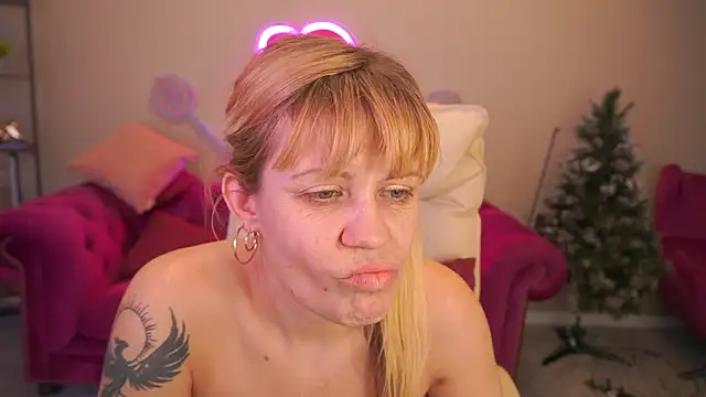 BellaLaPetit's cam snapshot