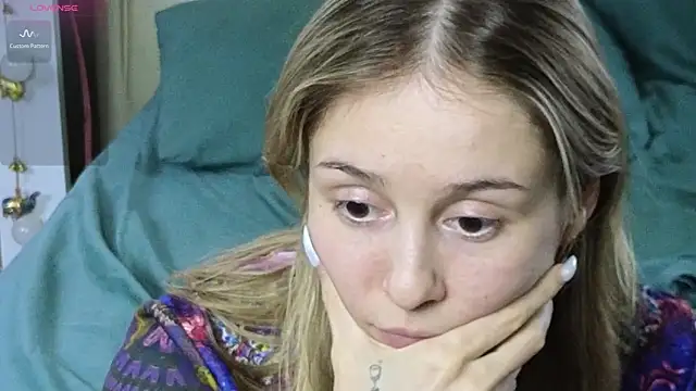 RosieBlossom's cam snapshot