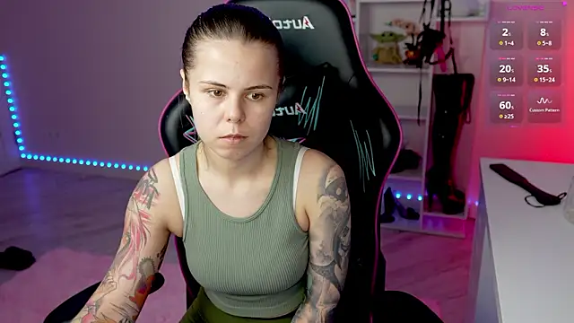 QueenAliceX's cam snapshot