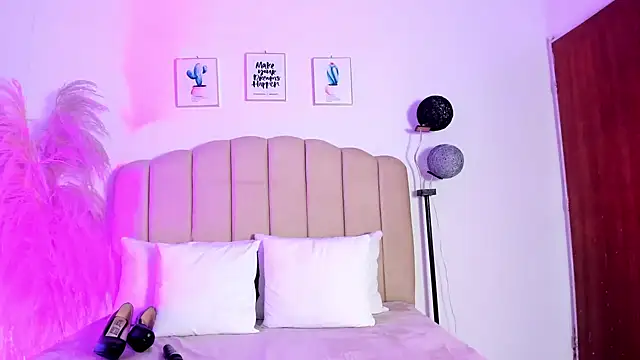 _aithanaa_'s cam snapshot