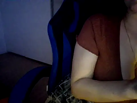 ZsurialMonterro61's cam snapshot