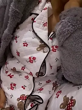 Rouzalinda_1's cam snapshot