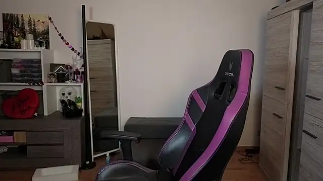 TinniAngel live sex cam