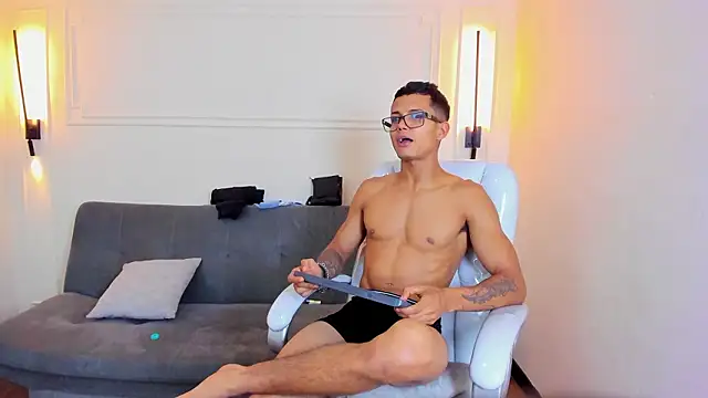 Paradise_boy_s's cam snapshot