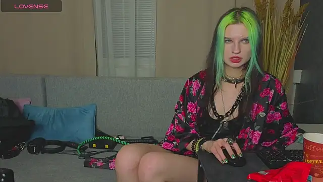 ToxicKittyy's cam snapshot