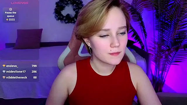 Ellie_Heavenly's cam snapshot