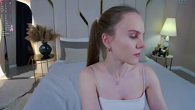 Lili_Lohan's cam snapshot