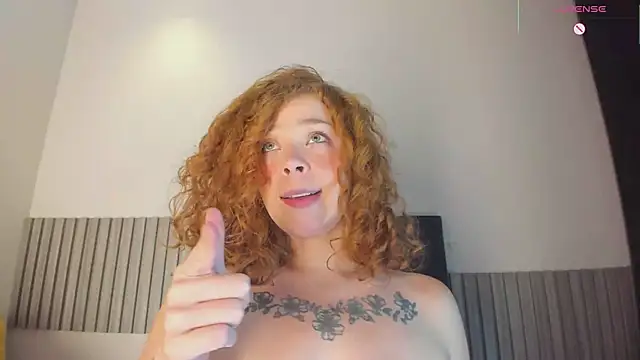 HelenaCole-'s cam snapshot