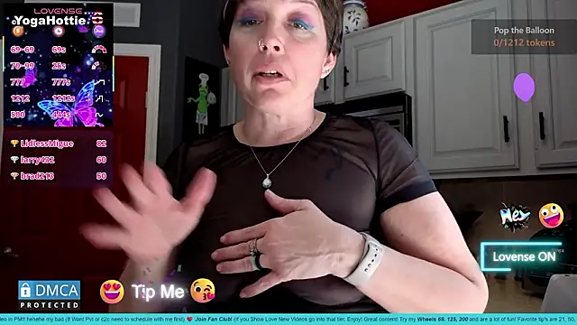 YogaHottie76's cam snapshot