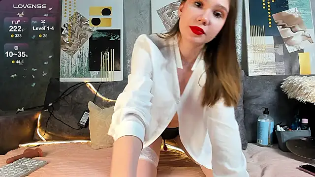 SlyFoxTales_'s cam snapshot