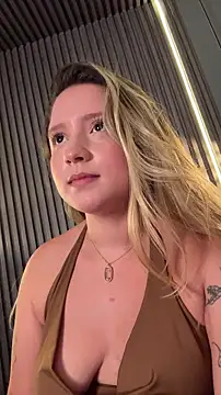 MiaPetit_'s cam snapshot