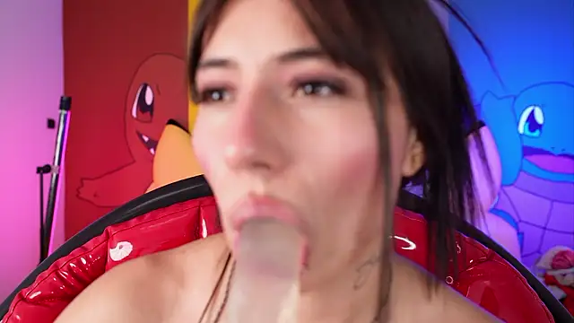 miss_sharlotte18's cam snapshot