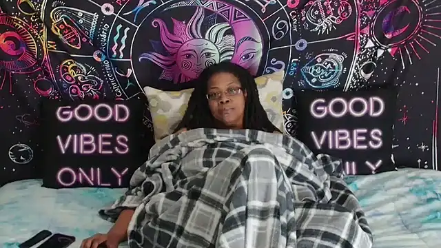 RENAESPLEASUREPALACE's cam snapshot