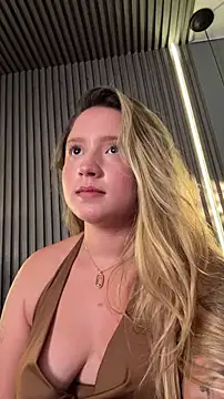 MiaPetit_'s cam snapshot