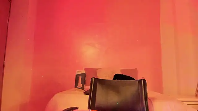 Naomy2033's cam snapshot