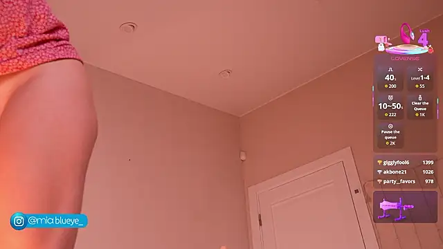 Miablueye live sex cam