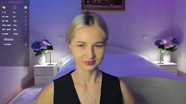 Julie_Blaze's cam snapshot