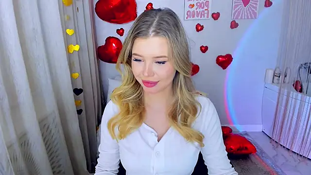 FollowLovee's cam snapshot