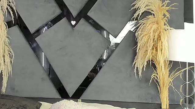 LucyLeah's cam snapshot