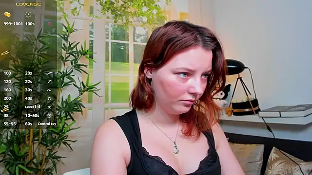 pretty_little_thing's cam snapshot