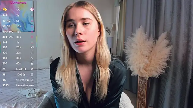 LuanaFincel live sex cam