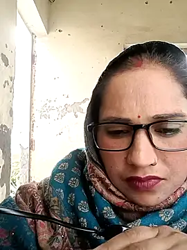 Cute-karisma1234's cam snapshot