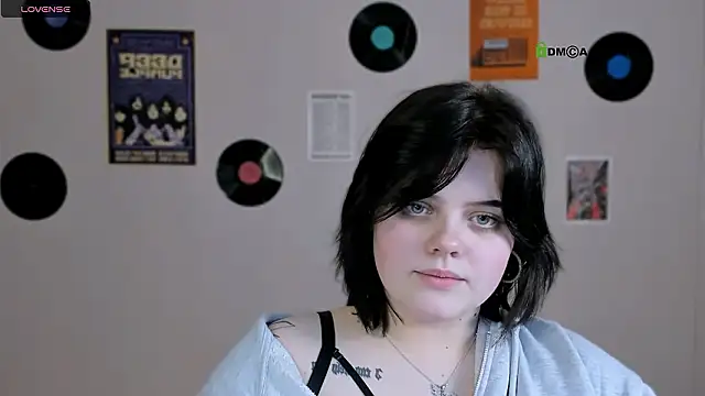 lika_pop's cam snapshot