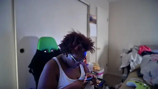 -Yagurlwest's cam snapshot