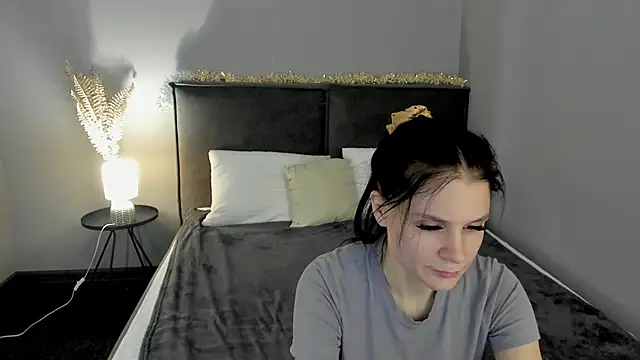 SkinyJoys's cam snapshot