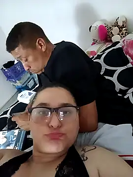 pareja_latina1483's cam snapshot