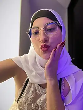 Badra_Abaid's cam snapshot