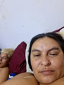 Horny-Mommy-Dirty live sex cam