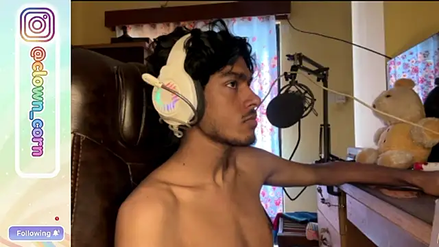 RavenKisses live sex cam