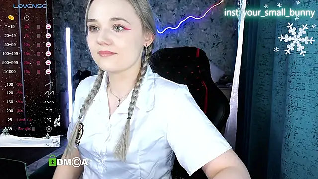 Your_small_bunny's cam snapshot