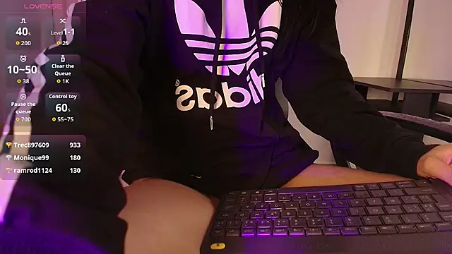 Natalye_23's cam snapshot