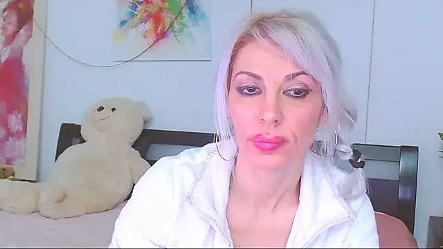 HoneyLara's cam snapshot