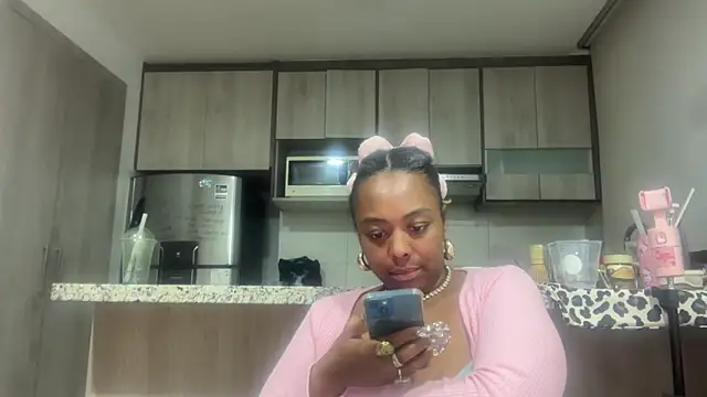 ChocolateCakeQueen's cam snapshot