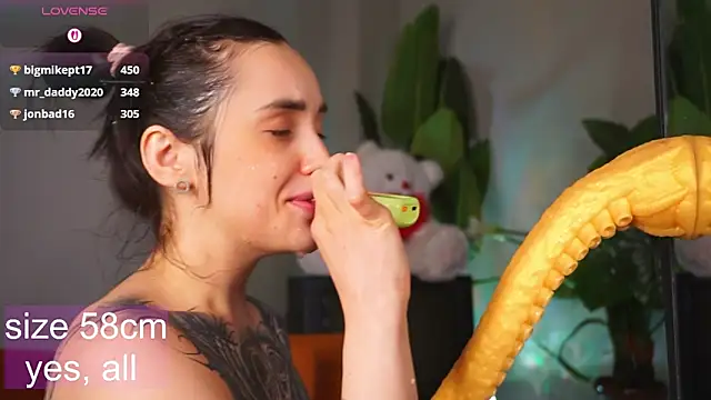 EvaCanton's cam snapshot