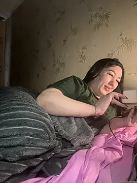 Naughtbaby_2025's cam snapshot