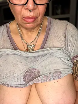 dieseldame1313's cam snapshot