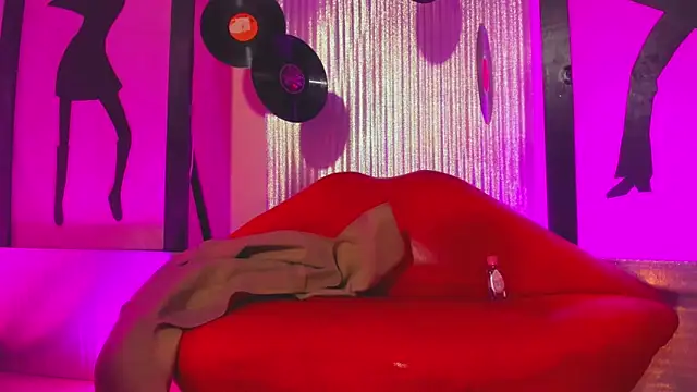 Adriana_Rodriguez_'s cam snapshot