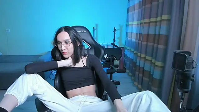 alison_marlowe's cam snapshot