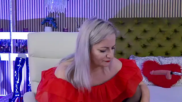 LadyTouch's cam snapshot