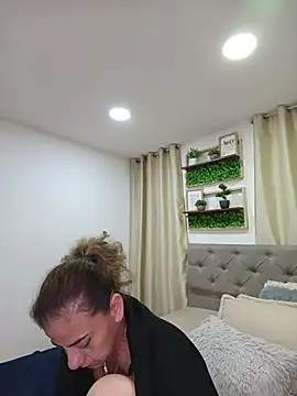 sasi_luna's cam snapshot