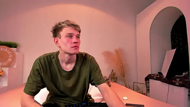 Volan_Starts live sex cam